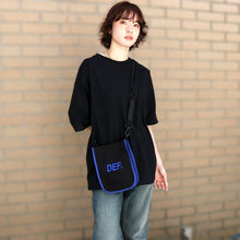 画像をギャラリービューアに読み込む, Canvas Shoulder Bag  [Black]
