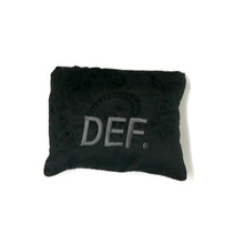 画像をギャラリービューアに読み込む, Paisley Down Muffler  [Black]
